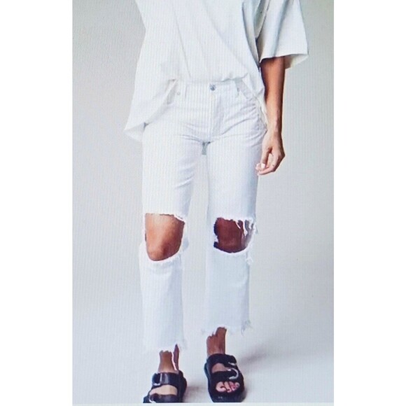 Free People Maggie White Denim Crop Mid Rise Dramatically Distressed Sz 28 - Picture 1 of 10